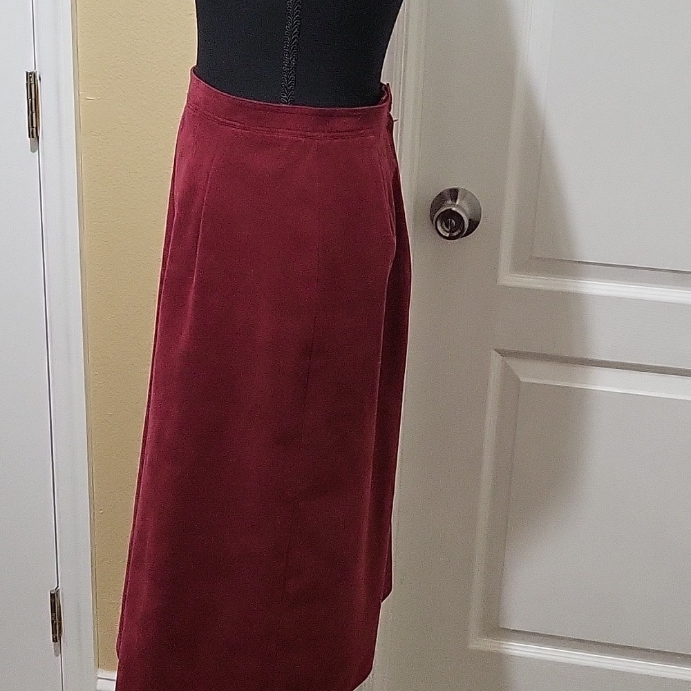 Elegant Burgundy Midi Skirt Pre-owned Suede - Picture 4 of 4